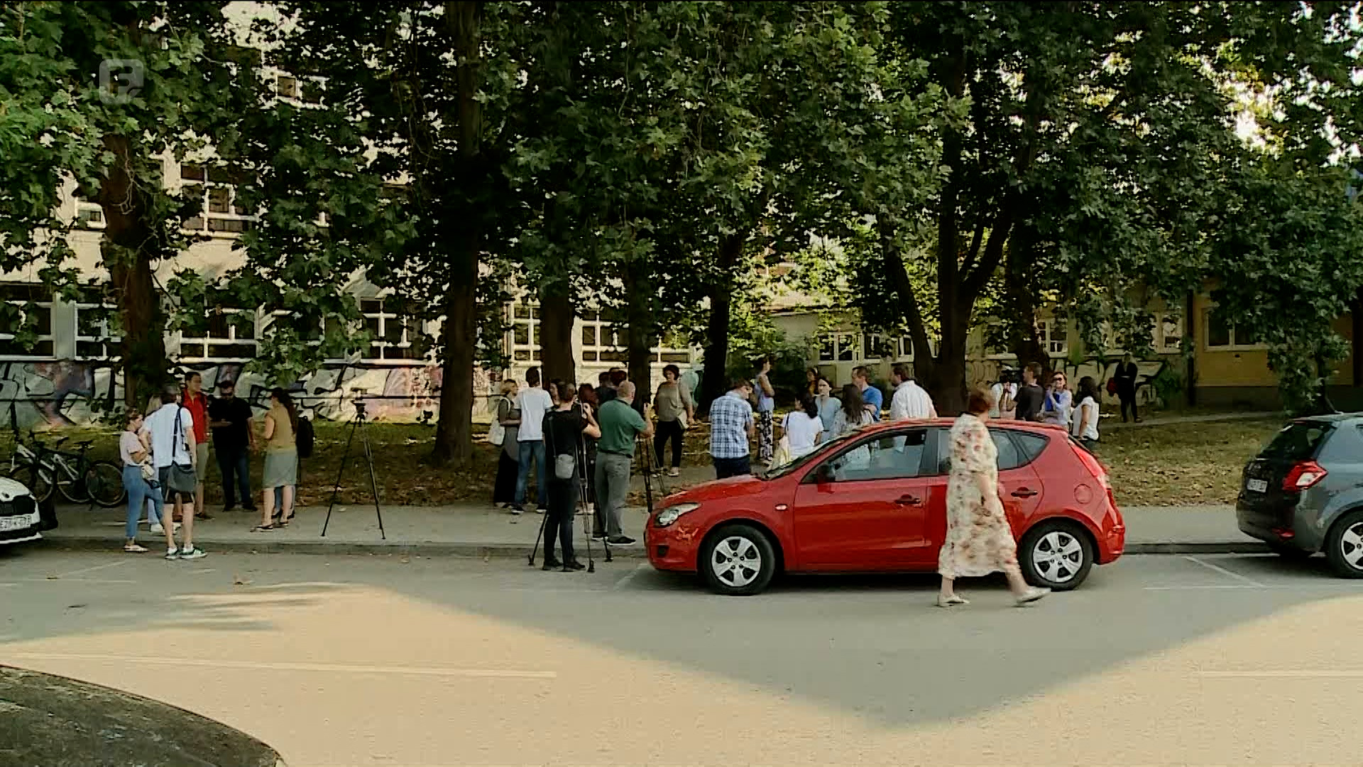 Prosvjetni radnici protestuju zbog novog pravilnika o zapošljavanju u TK-u